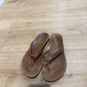 OluKai Hiona Leather Flip Flops – Women’s Size 8